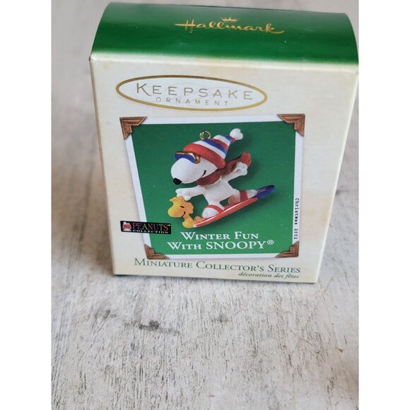 Hallmark miniature winter fun with Snoopy snowboarding ornament Xmas - Picture 5 of 5